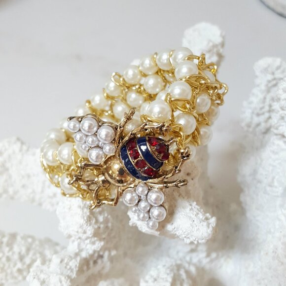 NEW! EXQUISITE LUXURY VIBES Queen BEE PEARLS BRACELET - Picture 4 of 5
